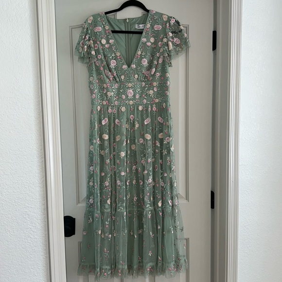 MAC DUGGAL EMBROIDERED V NECK CAP SLEEVE FLORAL APPLIQUÉ MIDI DRESS - SAGE - NEW - Picture 2 of 9